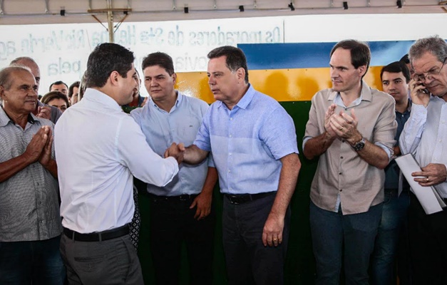 Prefeito de Santa Helena elogia obra inaugurada por Marconi Perillo