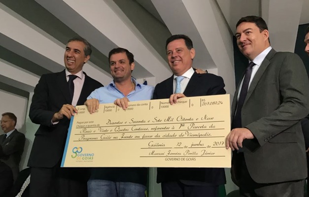 Prefeitos agradecem Marconi por ajudar municípios com o 'Goiás na Frente'