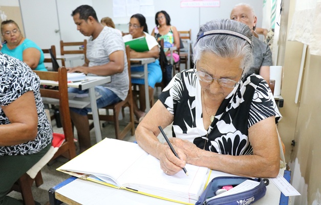 Prefeitura aplica Exame Bimestral do Ensino Fundamental para alunos do EJA