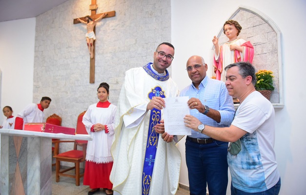 Prefeitura concede uso de área à Comunidade Católica Menino Jesus
