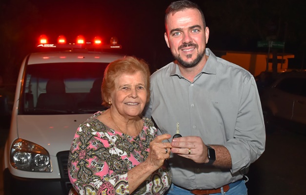 Prefeitura de Aparecida de Goiânia doa ambulância à Casa de Apoio São Luiz
