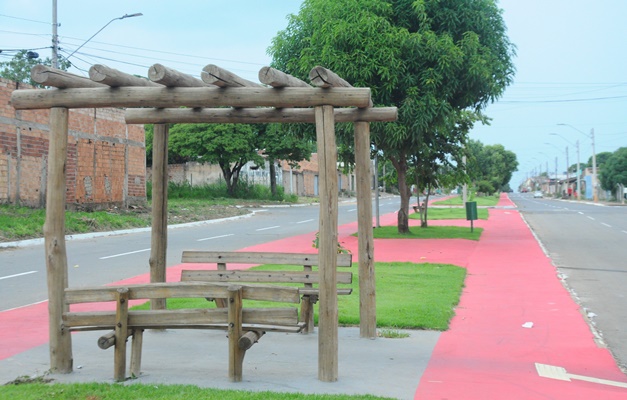 Prefeitura de Aparecida inaugura novo canteiro da Avenida Arão de Souza