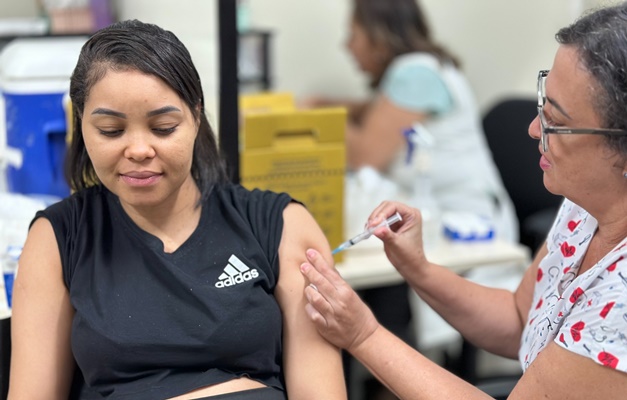 Prefeitura de Goiânia aplica 3,7 mil doses de vacina contra gripe em um dia