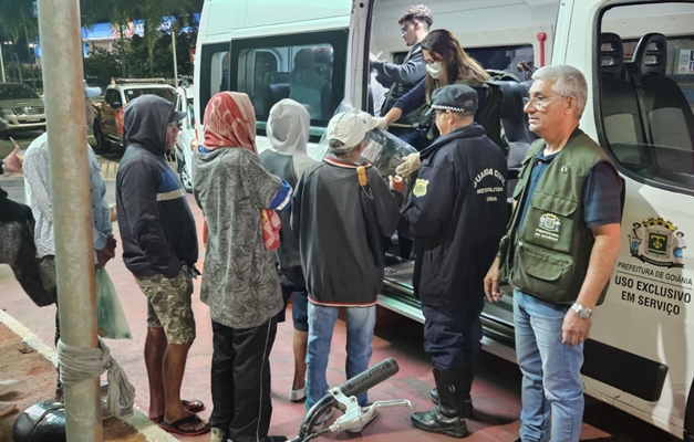 Prefeitura de Goiânia atende quase 800 pessoas em situação de rua em 5 dias