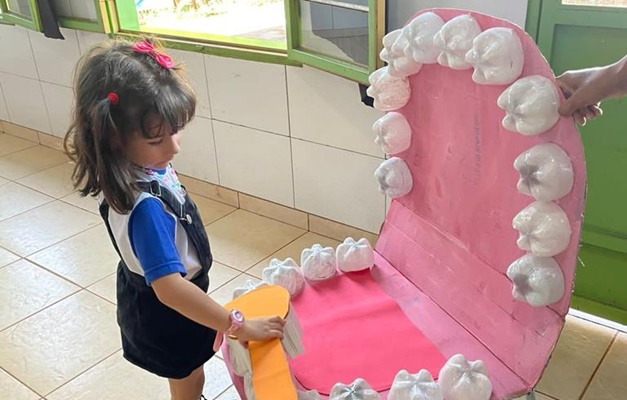 Prefeitura de Goiânia distribui 86 mil kits de saúde bucal a estudantes