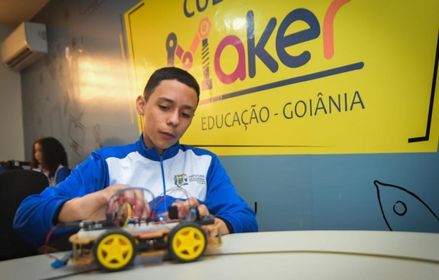 Prefeitura de Goiânia inaugura laboratório de robótica em escola municipal