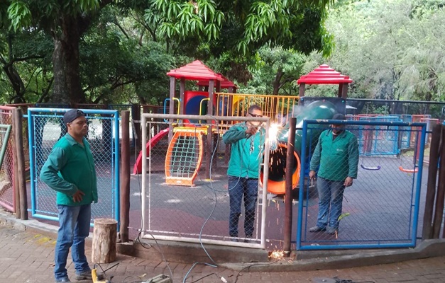 Prefeitura de Goiânia instala novo playground no Parque Areião