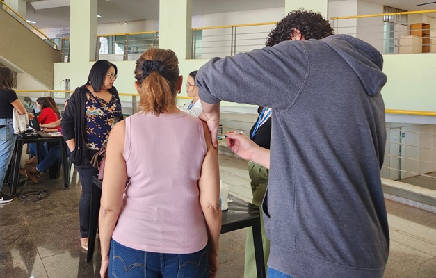 Prefeitura de Goiânia leva vacinação ao Paço para ampliar cobertura