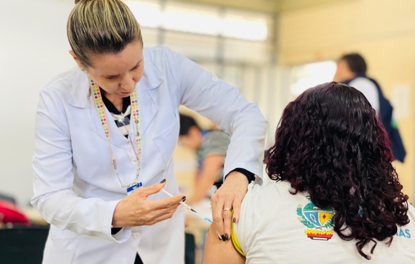 Prefeitura de Goiânia leva vacinação contra HPV para escolas públicas