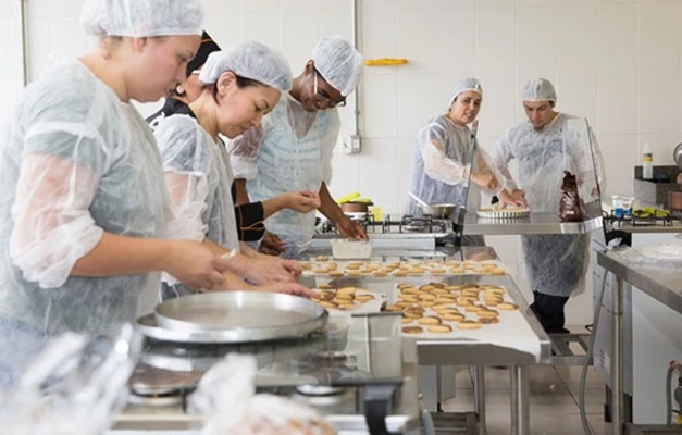 Prefeitura de Goiânia oferece cursos gratuitos de gastronomia e estética