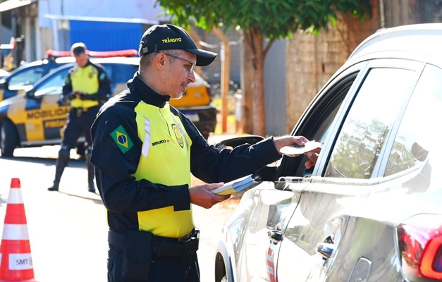 Prefeitura de Goiânia promove conscientização sobre uso de vagas especiais