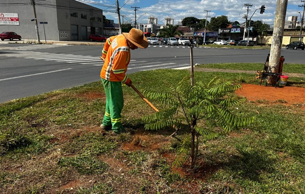 Prefeitura de Goiânia reforça limpeza em 32 bairros da Região Central