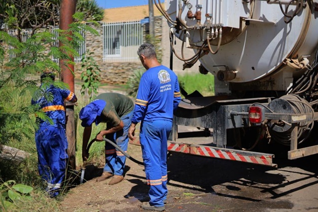Prefeitura de Goiânia retira mais de mil toneladas de lixo das bocas de lobo