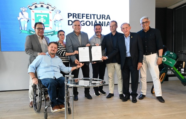 Prefeitura firma acordo para melhorar trânsito e transporte em Goiânia