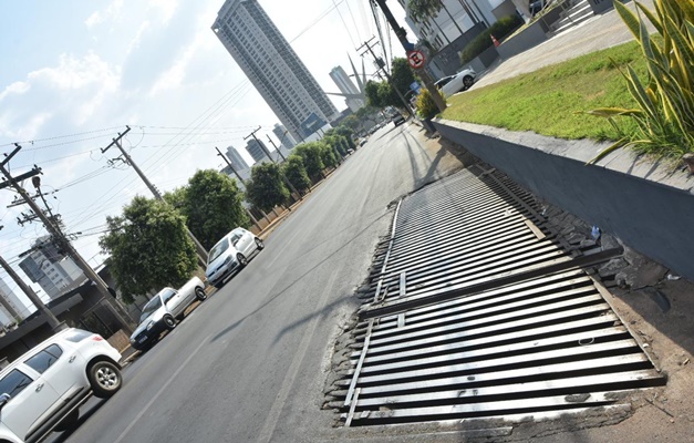 Prefeitura inicia ampliação da rede de drenagem na Avenida 87 em Goiânia 