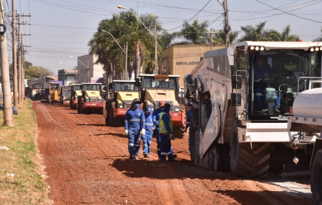 Prefeitura inicia obras de reconstrução asfáltica da Avenida La Paz