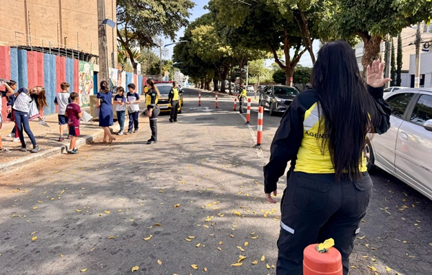 Prefeitura realiza ações educativas de trânsito para escolas e empresas