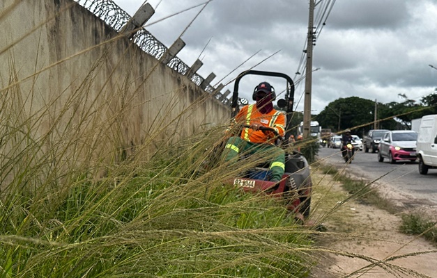 Prefeitura realiza mutirão de limpeza na Região Norte de Goiânia