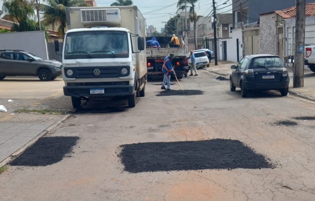 Prefeitura realiza recuperação asfáltica em 16 bairros de Goiânia