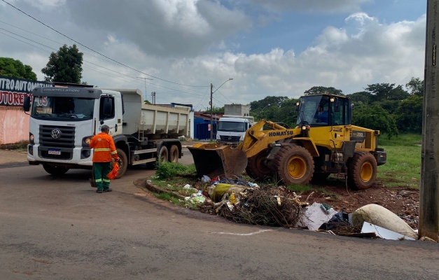 Prefeitura remove entulhos da Região Noroeste de Goiânia