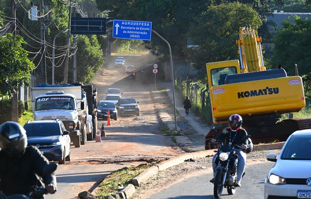 Prefeitura retoma obras que prometem acabar com alagamentos no Bairro Feliz 