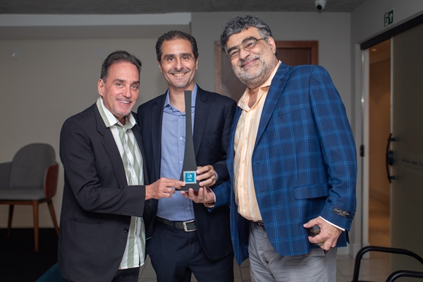 Prêmio Mais Influentes da Comunicação homenageia veículos e profissionais
