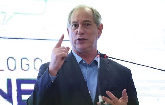 Presidente do PSDB no Ceará anuncia filiação de Ciro Gomes ao partido: 'futuro governador'