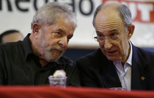 Presidente do PT confirma que partido pretende lançar Lula candidato em abril