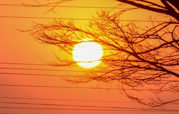 Previsão alerta para baixa umidade do ar e altas temperaturas em Goiás