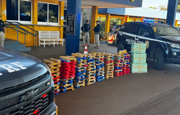 PRF apreende mais de 400 quilos de maconha na BR-364, em Jataí