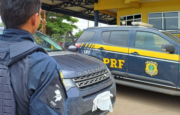 PRF em Goiás recupera carro de luxo roubado há três meses em São Paulo