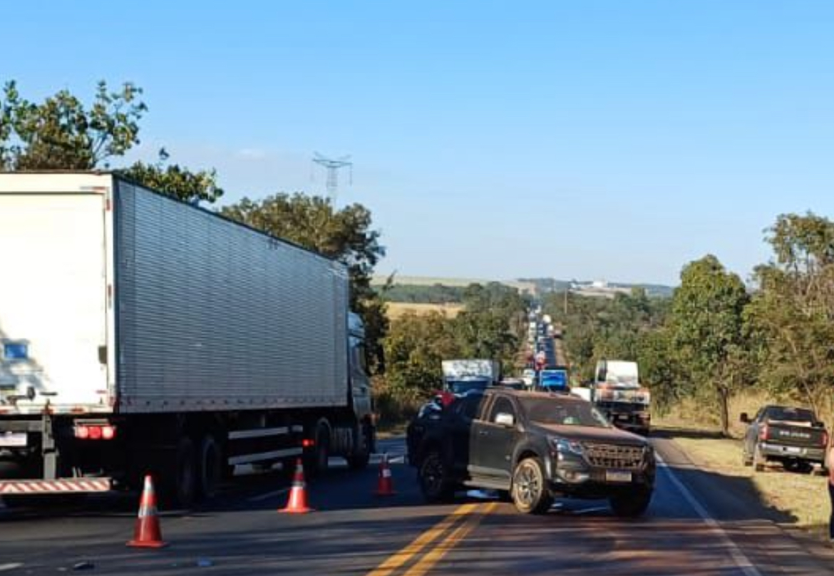 PRF-GO registra 18 acidentes e 15 feridos no fim de semana 
