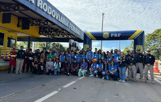PRF promove ação educativa na BR-153 durante Operação Carnaval 2025