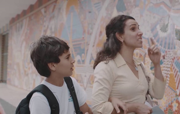 Primeira série brasileira em Libras e português estreia na TV Cultura