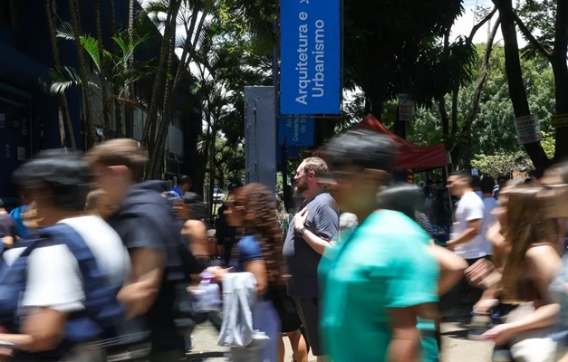 Primeiro dia do Enem 2025 tem 27% de abstenção