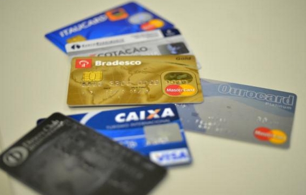 Principais dívidas das famílias são com cartão de crédito
