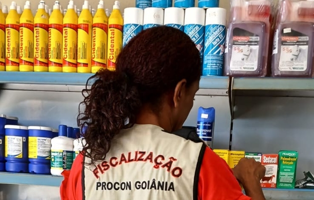 Procon apreende 1,5 tonelada de produtos agropecuários vencidos em Goiânia