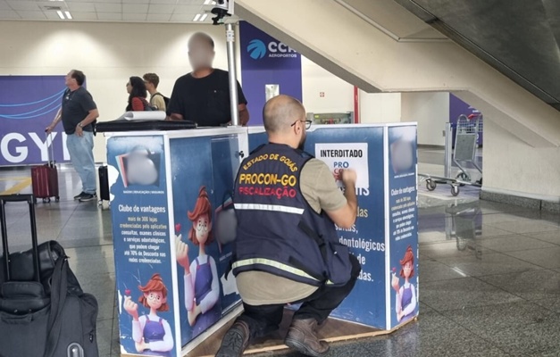 Procon Goiás interdita quiosque no Aeroporto de Goiânia