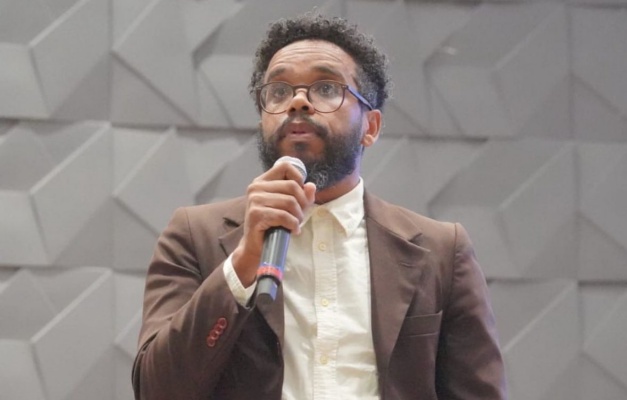 Professor Edergênio Negreiros debate Fundeb no 1º Congresso Educa em Goiânia