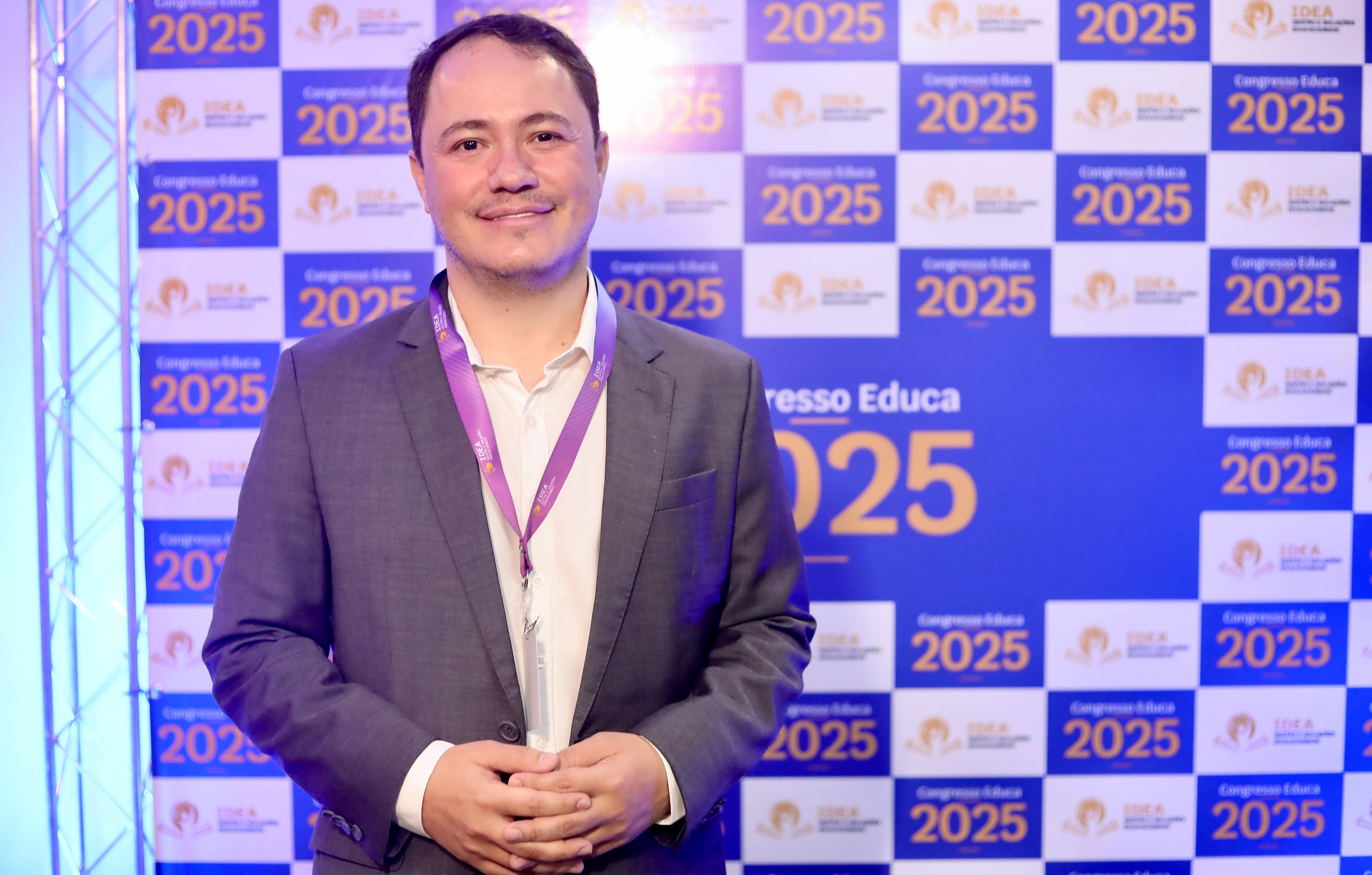 Professor Manoel Barbosa anuncia nova edição do Congresso Educa para 2026