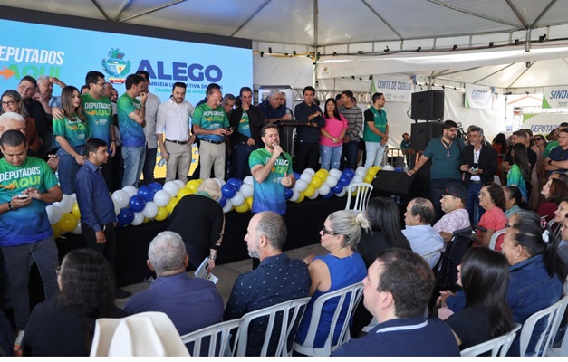 Programa Deputados Aqui leva serviços gratuitos a Itumbiara