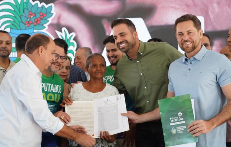 Programa Deputados Aqui mobiliza servidores e atende população em Itauçu