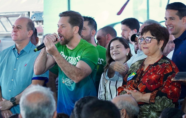 Programa Deputados Aqui reúne mais de 10 mil pessoas em Itumbiara