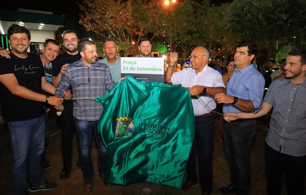 Projeto 'Adote uma Praça' revitaliza espaço na Vila Rosa, em Goiânia