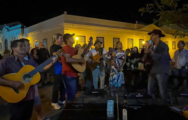 Projeto cultural leva música lírica e serenata à cidade de Goiás