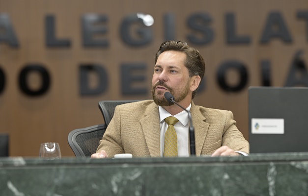 Projeto de Bruno Peixoto prevê assistência religiosa em unidades de saúde