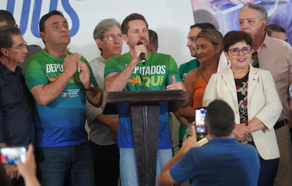 Projeto Deputados Aqui leva série de serviços gratuitos a Formosa