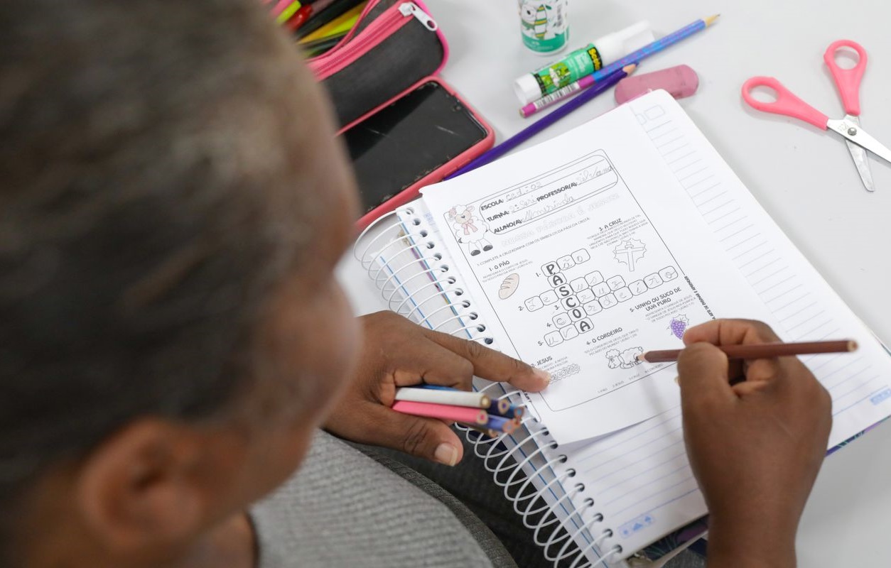 Projeto do Governo de Goiás reduz o analfabetismo e amplia a inclusão social