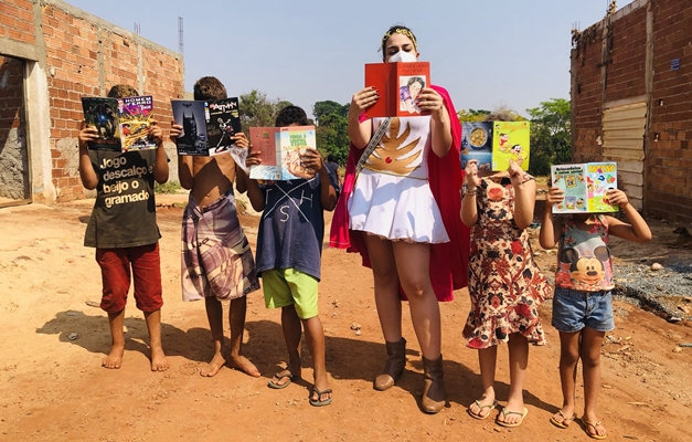 Projeto 'Mala de Histórias' realiza ações de acesso à leitura em Goiânia