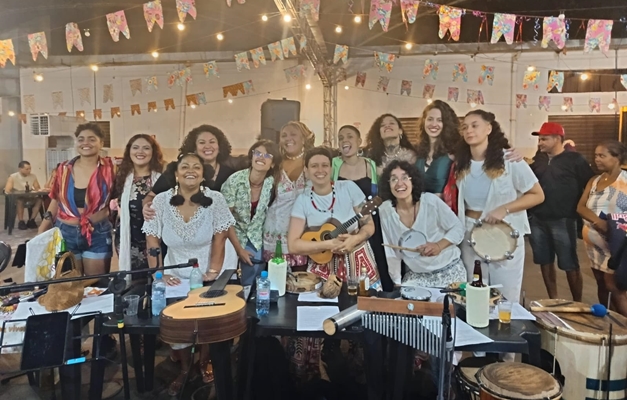 Projeto 'Mulheres na Roda de Samba' anima o Mercado da Vila Nova, em Goiânia